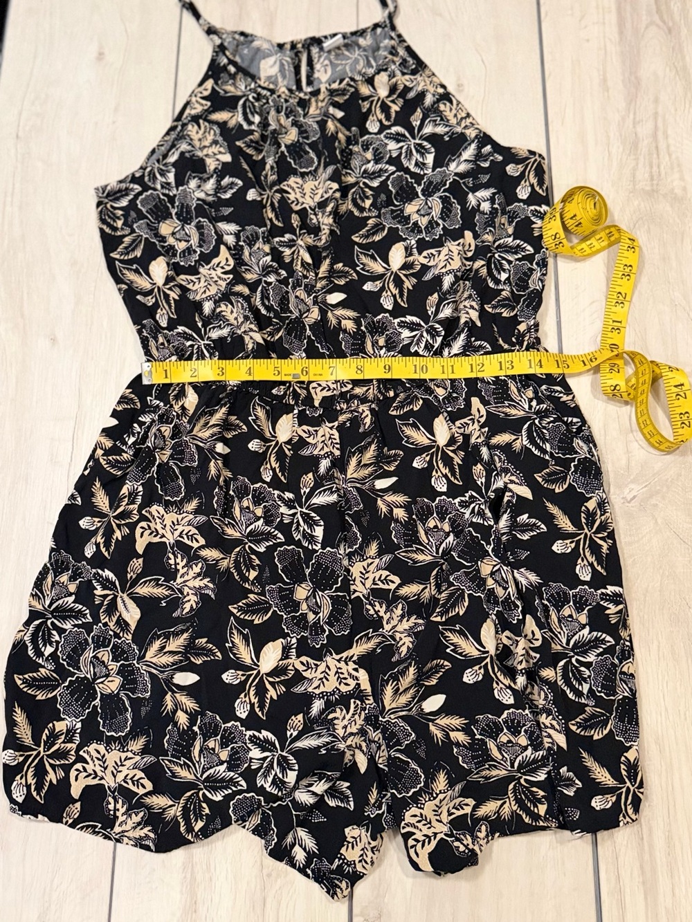 Old Navy Black Floral Print Pockets Halter Romper Large Neutral Summer Coastal - Picture 11 of 13